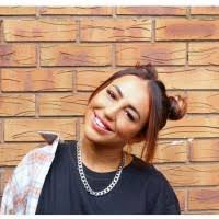 Keri Webster's Instagram, Twitter & Facebook