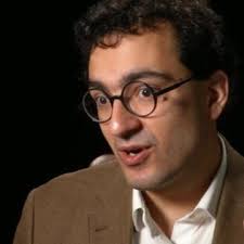 Bridging disciplines in analysing text as social and cultural data