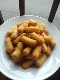 A churro is a type of fried dough from spanish and portuguese cuisine. Cara Buat Cucur Manis Stick Ala Churros Yang Rangup Di Luar Lembut Di Dalam Guna Tepung Gula Jer Memang Sedap Keluarga