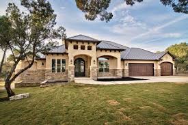 Stacked Stone And Stucco Homes Avrupa Tarzi Tas Villa Modelleri Konusuna Geri Do Mediterranean House Designs Mediterranean Homes Exterior Mediterranean Homes