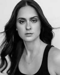 New headshots 👀💜 📸 @karolinaturekphotography 💄 @swankmakeup