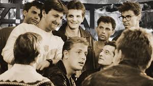 Erika gál (born urbán) was born on month day 1946, at birth place, to ferenc józsef urbán and margit mészáros. Az Angyalborben Szereploi Ma Nlc Hu