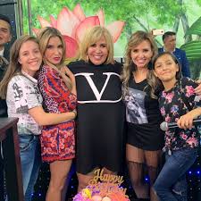 Jun 12, 2021 · andrea escalona y su ritual para conseguir el amor verdadero. Andrea Escalona Escucha A Magda Rodriguez Darle Instrucciones En Hoy Famosos Univision