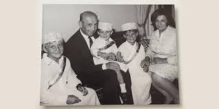 Rahmi koç, babasının ilk büyük hayır işiyle ilgili de şu anıyı aktardı: Mustafa Koc La Canlanan Mazi Bir Varlik Ve Saglik Hikayesi Olarak Koc Ailesi