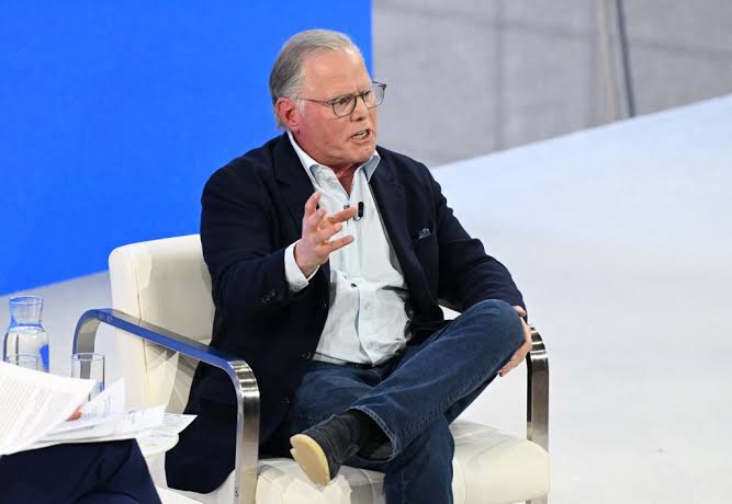 Warner Bros. Discovery CEO David Zaslav Says Exec Pay Should Reflect Stock  Performance