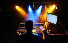 Técnico operador de iluminación