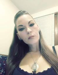 If everyone could do me a HUGE favor FOR CHRISTMAS and SHARE THIS. Please  🙏🏻 Let's find Tonya Lynn and bring her home to her kids!! #savingsadecky  #missingperson PLEASE KEEP SHARING SO