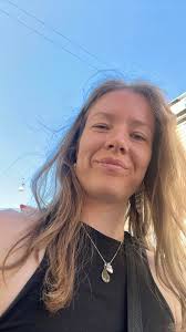 Hi all 🙏🏻 Due to family circumstances, I won't be able to come to  Borderland earlier than the 22nd (or possibly the evening of the 21st at  the earliest). So I'm looking