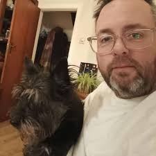 Wanted a man or 2 to paint my chalet