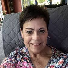 CREATIVE CUTS BY RHONDA