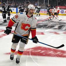 Jágr mě sbalil v klubu! Jaromir Jagr Calgary Flames Debut In Los Angeles 10 11 2017
