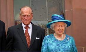 Sua majestade ganhou uma rosa do duque de edinburgo para marcar o que teria sido o aniversário de. Apos 12 Dias Marido Da Rainha Elizabeth Ii Muda De Hospital Mundo Pleno News