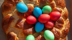 Als eigelb bezeichnet man allgemein in der lebensmittelkunde das eidotter des hühnereies. Osterbrot Ein Klassisches Rezept Utopia De