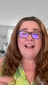 Shannon Dewald's Instagram, Twitter & Facebook