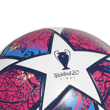 Uefa, bu yıl i̇stanbul'da oynanması planlanan uefa şampiyonlar ligi 2020 final maçını portekiz'in başkenti lizbon'a aldı. Adidas Uniseks Yetiskin Finale Istanbul League Futbol Topu Ust Beyaz Pantone Parlak Mavi Koyu Mavi Alt Signal Green 5 Amazon Com Tr