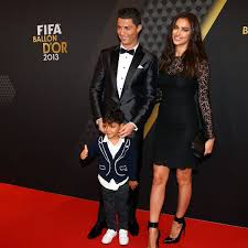 Cristiano ronaldo (r.) traut seinem sohn. Cristiano Ronaldo Durch Sohn Erwachsen Geworden Bunte De