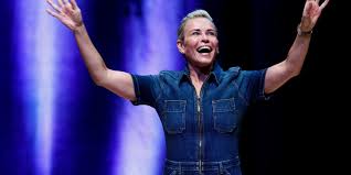 Facebook twitter reddit pinterest email. Chelsea Handler Scolded 50 Cent For Supporting Trump I Had To Remind Him That He Was A Black Person Internewscast