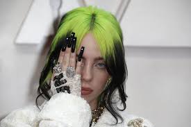 Billie Eilish a électrisé le tapis rouge des Oscars 2020