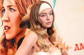 Sydney Sweeney Rocks a Voluminous Hairstyle in 'Americana' BTS Photo After  Jeans Ad Controversy