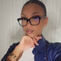 80+ “Estelle” profil