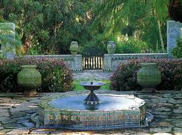Google Image Result For Http 4 Bp Blogspot Com Oov 9dgwuaq Tedi Vdhzli Aaaaaaaab0i Njostvd5zew S1600 Water Features In The Garden Outdoor Spanish Courtyard