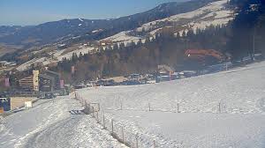 The webcam offers a view of the ski resort. Webcam Hauser Kaibling Schladming Dachstein Blick Von Talstation Hofi Express I 1145 M Schladming Dachstein Livecam Live Stream