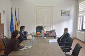 Maybe you would like to learn more about one of these? BraÈ™ovenii Pot Deveni Bursieri In India AnunÈ›ul A Fost FÄƒcut De Ambasadorul Indiei In Timpul Unei Intalniri Oficiale Cu Primarul BraÈ™ovului Buna Ziua Brasov