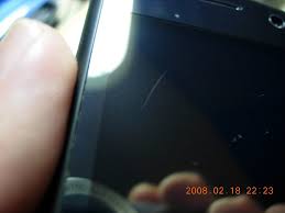 HTC Touch Cruise: Scratch Magnet