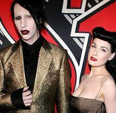 I don't listen to his music,because all of. Cd Premiere Ein Besuch In Der Villa Marilyn Manson Welt