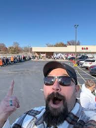 Kimberly Vangilder's Instagram, Twitter & Facebook