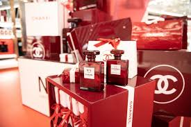 Channels are a simple, beautiful way to showcase and watch videos. Beauty You Teams With Chanel Dior Burberry For Christmas At Hong Kong International Duty Free Hunter Duty Free Hunter