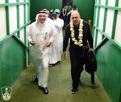 يعدّ نادي الأهلي أحد أهم الأنديّة في المملكة العربيّة السعودية، ويقع مقره الرئيسي في الجزء الغربيّ من مدينة جدّة، وتحديداً في شارع الأمير محمد بن عبدالعزبز الموجود. Ø§Ù„Ù†Ø§Ø¯ÙŠ Ø§Ù„Ø£Ù‡Ù„ÙŠ Ø§Ù„Ø³Ø¹ÙˆØ¯ÙŠ On Twitter ØµÙˆØ± ÙˆØµÙˆÙ„ Ù…Ø¯Ø±Ø¨ Ø§Ù„ÙØ±ÙŠÙ‚ Ø§Ù„ÙƒØ±ÙˆÙŠ Ø§Ù„Ø£ÙˆÙ„ Ø§Ù„Ø³ÙˆÙŠØ³Ø±ÙŠ ÙƒØ±ÙŠØ³ØªÙŠØ§Ù† Ø¬Ø±ÙˆØ³ Ø¥Ù„Ù‰ Ù…Ù‚Ø± Ø§Ù„Ù†Ø§Ø¯ÙŠ Ø§Ù„Ø§Ù‡Ù„ÙŠ