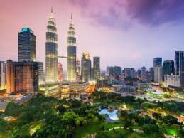 Set in kuala lumpur and with berjaya times square reachable within 10 km featuring a restaurant, an outdoor swimming pool, and a fitness centre, ekocheras klcc view rooftop pool and gym mrt. Living In Klcc