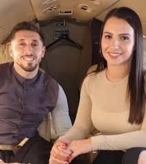 Recibe noticias, estadísticas, videos, resúmenes y más sobre villarreal atacante carlos bacca en espn. Hector Herrera Y Su Esposa Shantal Mayo Fueron Descubiertos Muy Mimosos En Su Carro Strikers Lado B