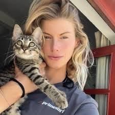 Hi, we're in London atm and was hoping to see a show tomorrow night,  there's so many sites to choose from. Can anyone recommend a good site to  use please? Thank you