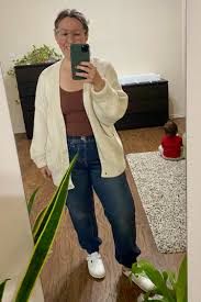 Outfit Jeans Sweatpants Who Cares