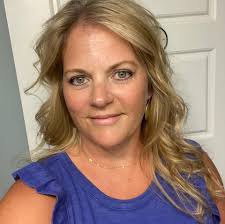 Lori Eggleston's Instagram, Twitter & Facebook