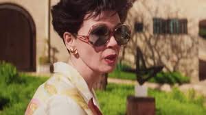 Zara kadin koleksiyonundaki son trend oversize sweatshirt modellerini keşfedin. Oversize Lunettes De Soleil Rondes Porte Par Judy Garland Renee Zellweger A Judy Spotern