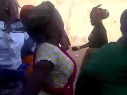 Nonon matan hausawa tsirara / yan mata sabon salo arewa. Yan Mata Suna Rawar Gantsare Gaye Kusan Tsirara Hausa Youtube
