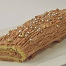 Quelques gouttes d'arôme vous permettront de parfumer votre bûche au gré de vos envies : Recettes De Buche De Noel A La Creme Au Beurre Les Recettes Les Mieux Notees