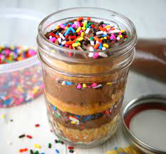 Chocolate Frosted Yellow Cupcakes In A Jar Mom Loves Baking