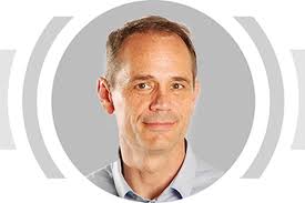 Door zo te handelen komt er een competitie waarin de grote clubs steeds  sterker, beter en groter worden”