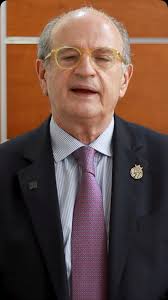 Maestras y maestros de Guanajuato, los saludo y mando un fuerte abrazo