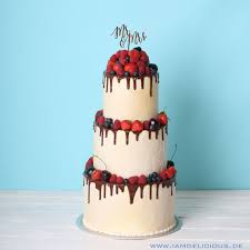 Die Kostlich Vegane Bio Hochzeitstorte Von I Am Delicious Dropcake Mit Vielen Frischen Fruchten Und Schokolade Dreistockige Torte Konditorei Kuchen Ideen