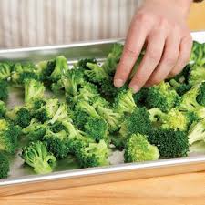 How To Freeze 16 Fruits And Vegetables Food Infographic Frozen Meals Food