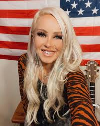 Ya gotta love the country. 😉 www.ladyredneck.org