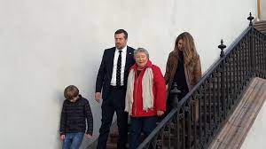 Aclaró supuesta afectación de fondos. Rodolfo Carrasco Auf Twitter Ministro Sebastian Sichel En Familia Llega A Su Juramento El Nuevo Titular De Desarrollo Social Llego A La Moneda Junto A Su Madre Su Esposa E Hijo
