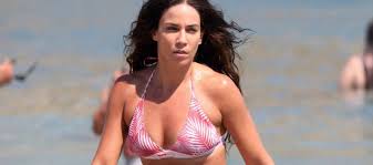 Μεγάλη νικήτρια στη δεύτερη εβδομάδα του yfsf αναδείχθηκε η κατερίνα στικούδη. Deite Thn Katerina Stikoydh Sthn Paralia Xwris Ixnos Retoys Photos Pasmina Gr