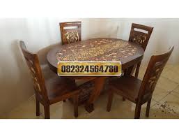 Meja makan minimalis jati produk terbaru furniture elit indonesia yang sangat banyak di minati oleh semua kalangan yang mempunyai selera desain minimalis modern. Jual Meja Makan Oval 4 Kursi Minimalis Raja Furniture