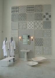Are you a contractor looking for quality plumbing supplies? Waterworks Los Angeles Showroom Aqualinea Surfaces Display Tile Showroom Bathroom Showrooms Showroom Interior Design